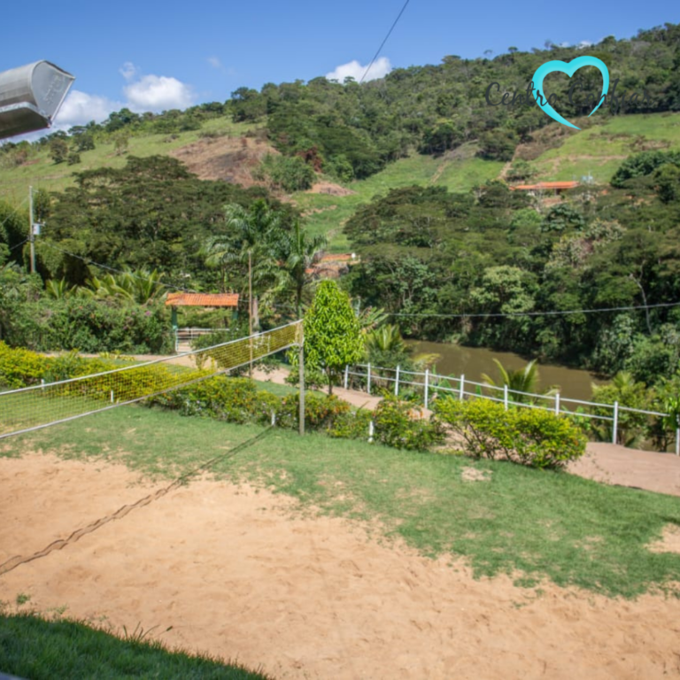 Quadra esportiva na clínica de recuperação em Minas Gerais.