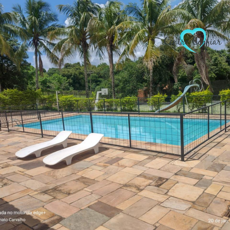 Outra vista da piscina na clínica de recuperação em Tatuí